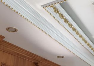 So sánh phào chỉ thạch cao thủ công và phào chỉ thạch cao máy 